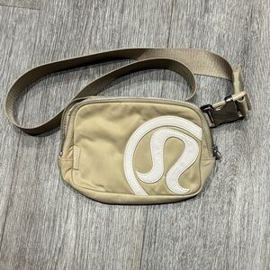 Lululemon Everywhere Belt Bag 1L